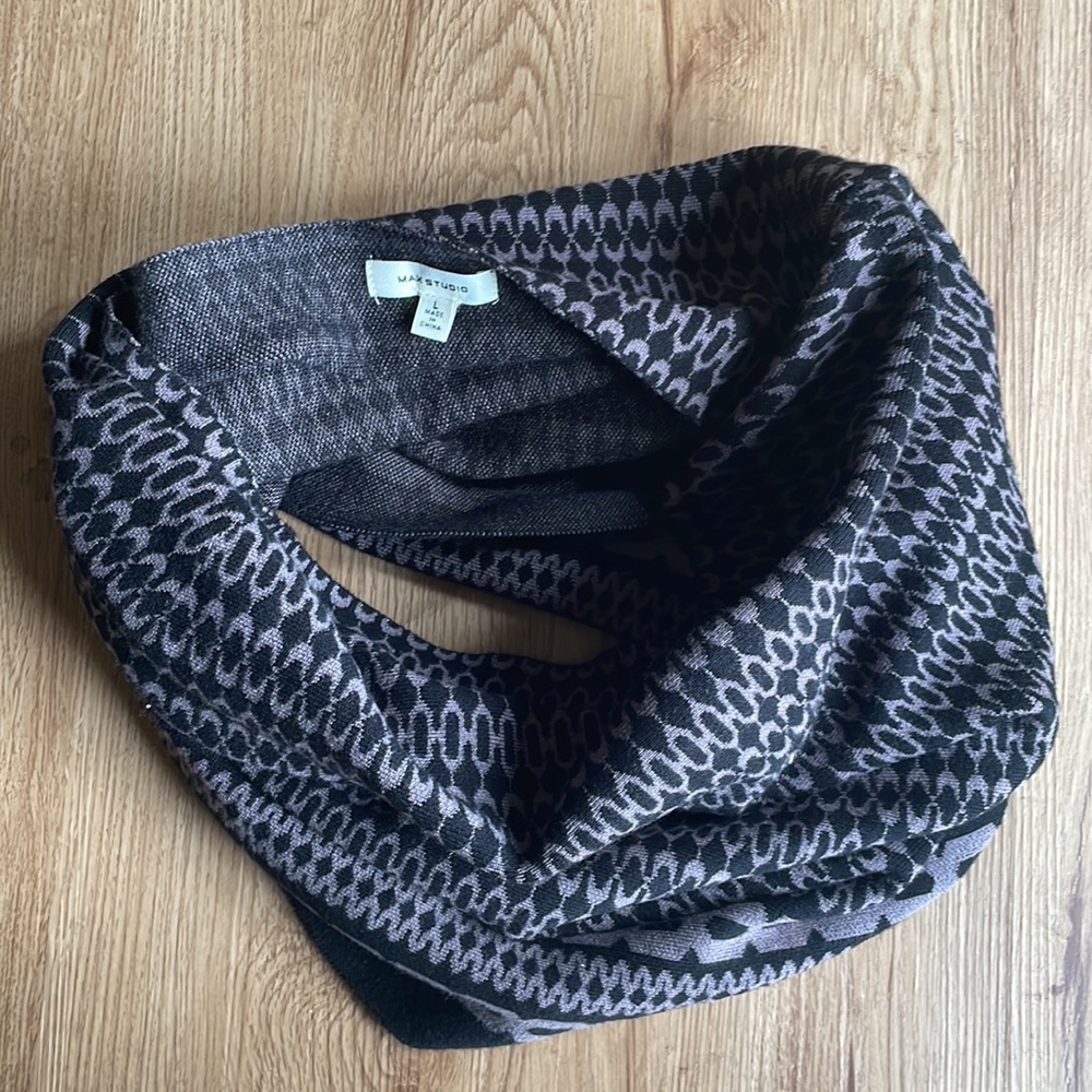 Max studio infinity scarf